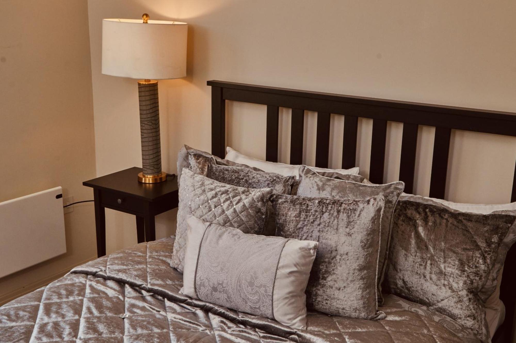 Apartment Luxury 2br Duplex Near Lgi, King Bed Leeds (West Yorkshire)