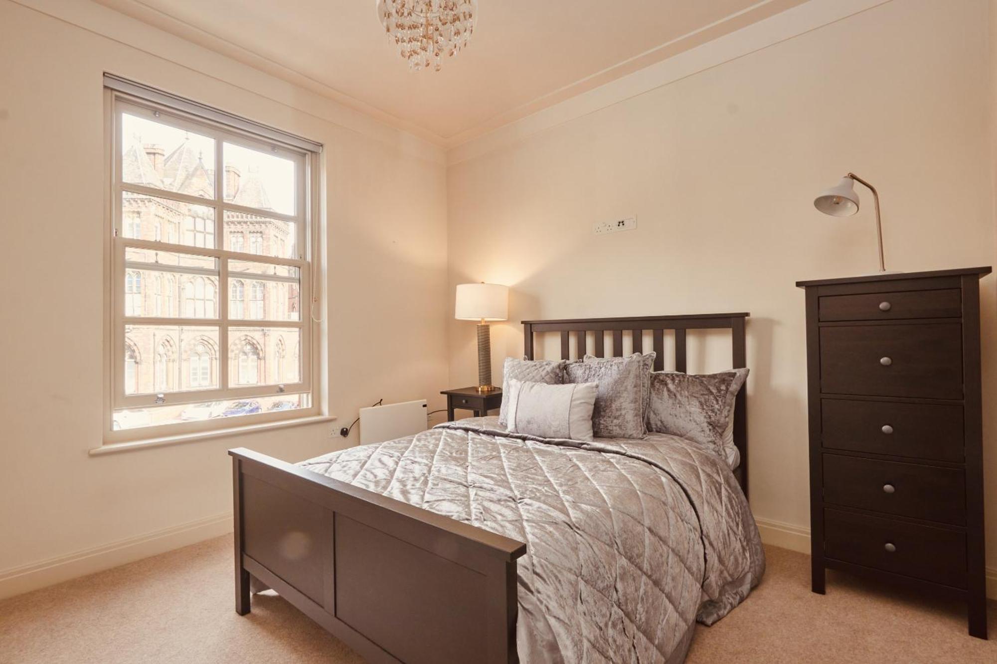 Luxury 2br Duplex Near Lgi, King Bed Leeds (West Yorkshire)